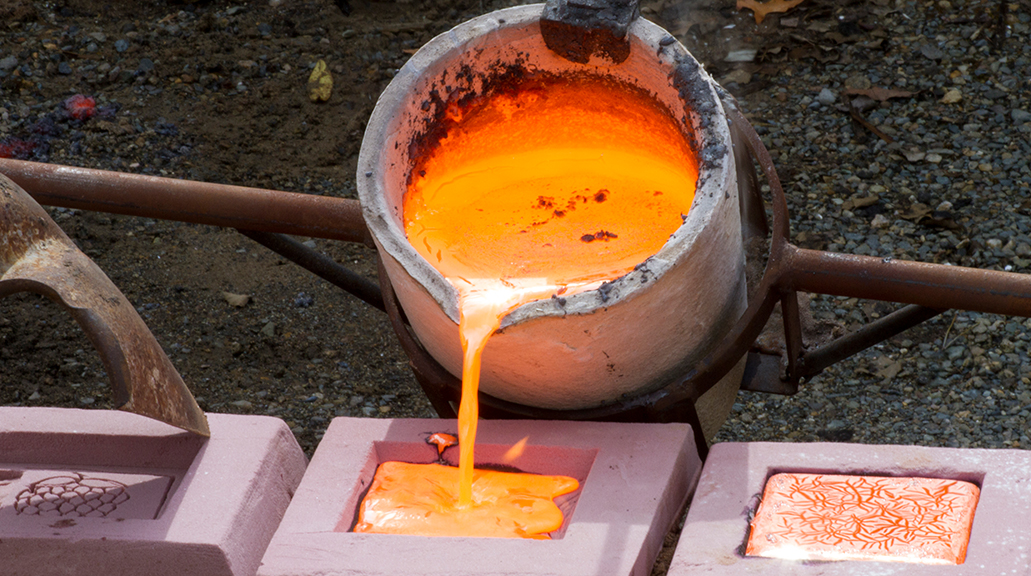 bronze pour